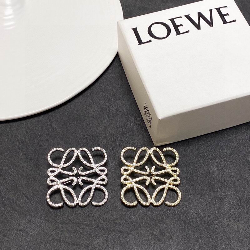 Loewe brooch 0625